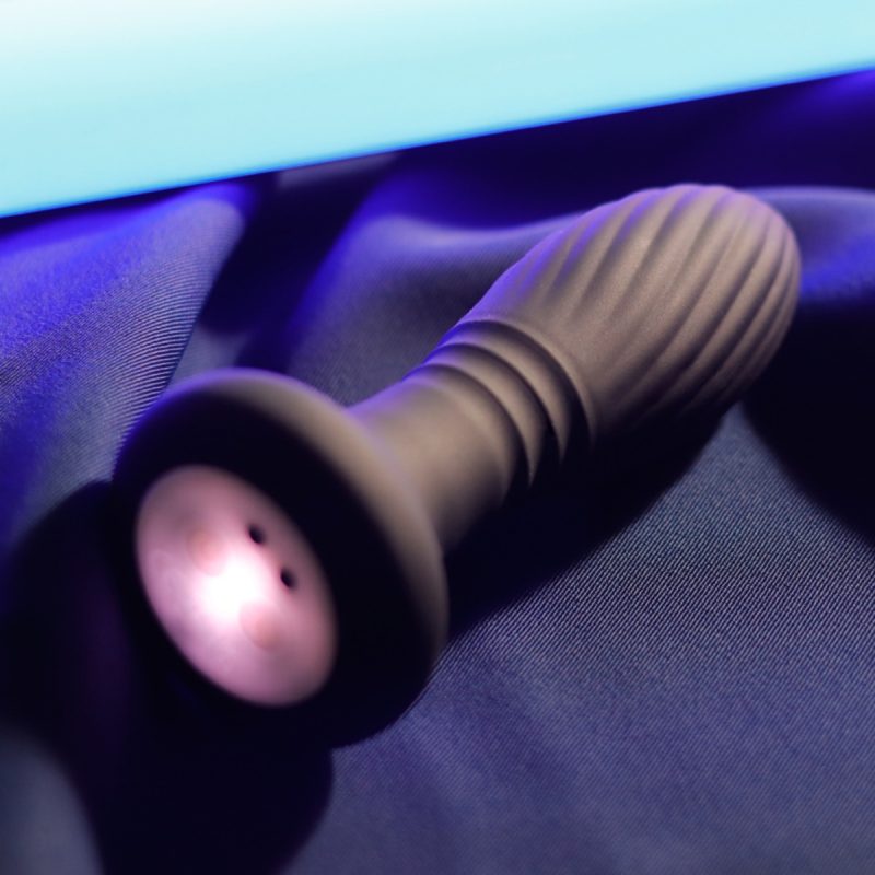 Thrusting Anal Plug - Image 9